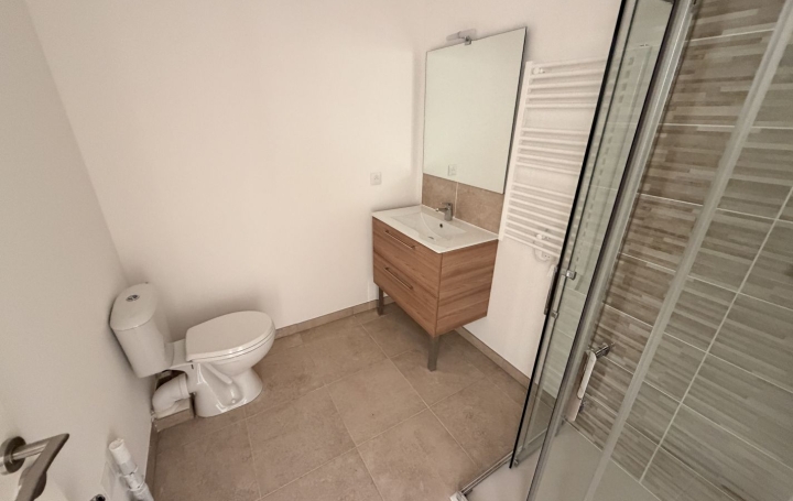 3 Pièces GARDANNE (13120)  52 m2 1 180 € 