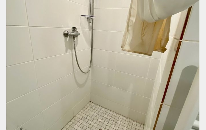 Studio AIX-EN-PROVENCE (13100)  22 m2 595 € 