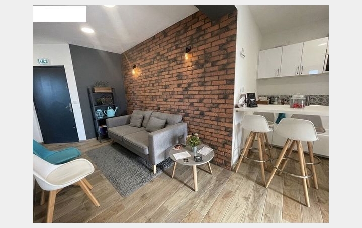 Local commercial SAINT-VICTORET (13730)  10 m2 298 € 