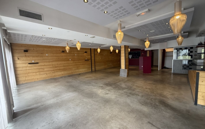 Local / Bureau EGUILLES (13510) 160 m<sup>2</sup> 3 806 € 