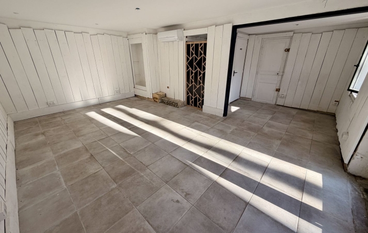 Local commercial VELAUX (13880)  33 m2 665 € 