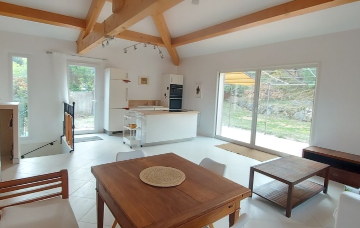 Maison SIMIANE-COLLONGUE (13109)  133 m2 2 300 € 