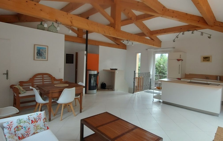 Maison SIMIANE-COLLONGUE (13109)  133 m2 2 300 € 