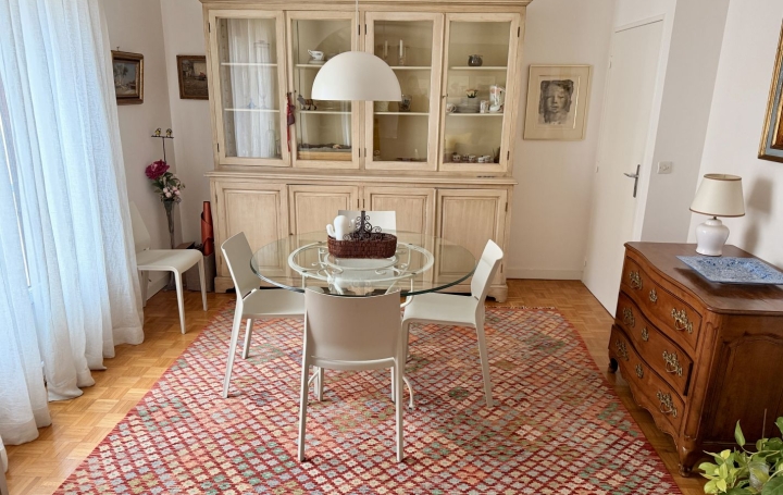 4 Pièces AIX-EN-PROVENCE (13100)  104 m2 2 200 € 