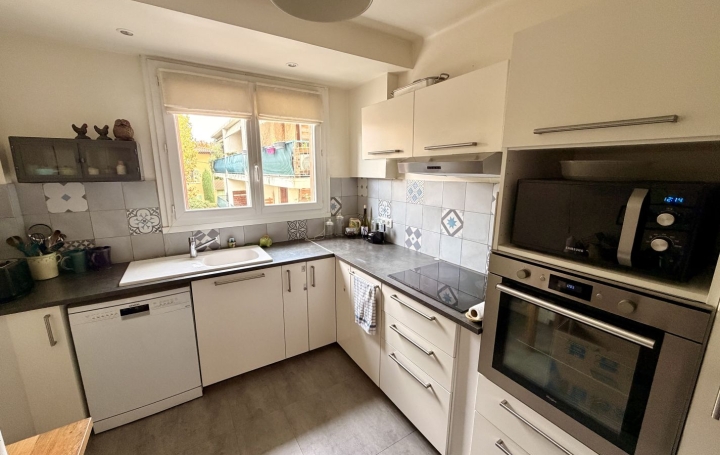 4 Pièces AIX-EN-PROVENCE (13100)  104 m2 2 200 € 