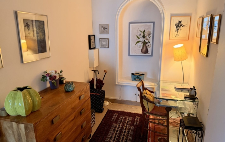 4 Pièces AIX-EN-PROVENCE (13100)  104 m2 2 200 € 