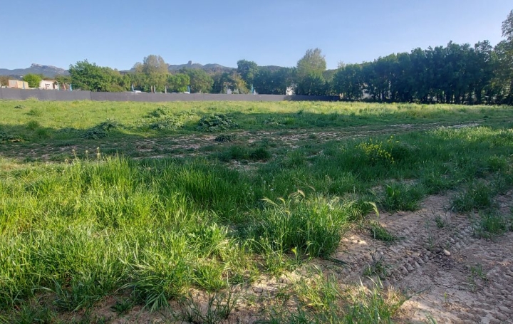 Terrain SIMIANE-COLLONGUE (13109)   4 000 € 