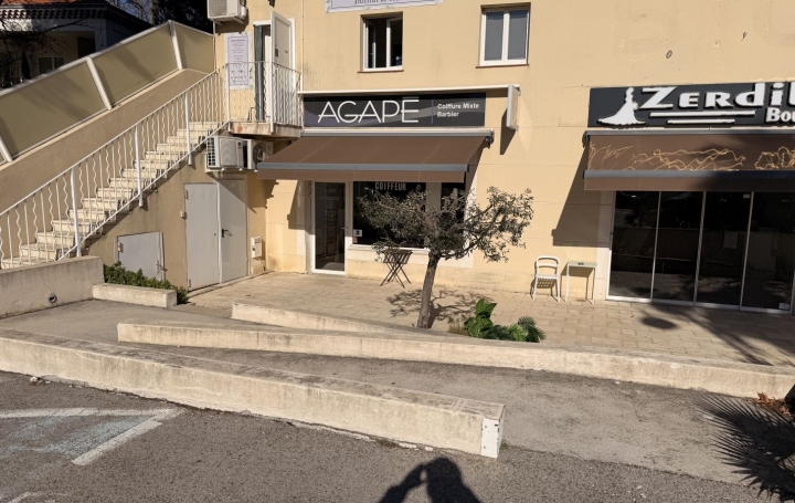 Local / Bureau SAINT-VICTORET (13730) 43 m<sup>2</sup> 755 € 