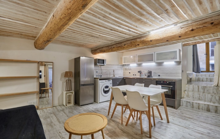 2 Pièces AIX-EN-PROVENCE (13100)  32 m2 990 € 
