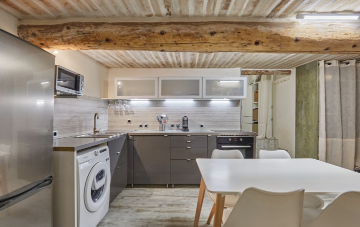 2 Pièces AIX-EN-PROVENCE (13100)  32 m2 990 € 