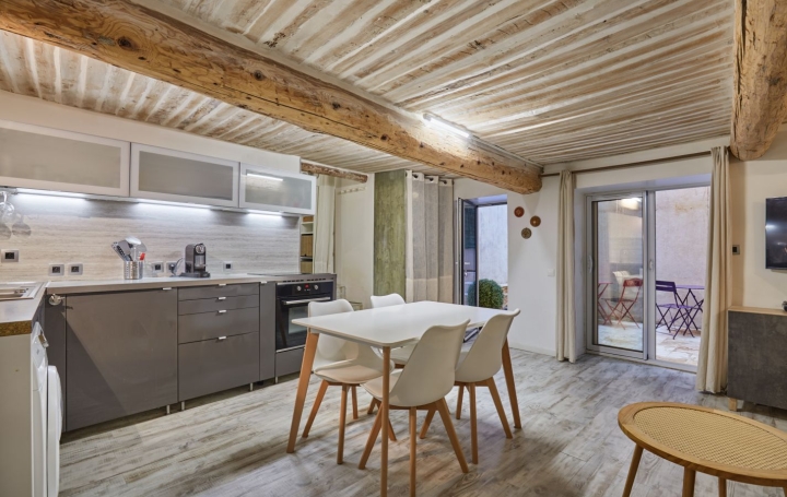 2 Pièces AIX-EN-PROVENCE (13100)  32 m2 990 € 