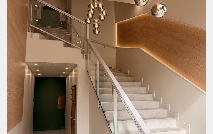 Local commercial AIX-EN-PROVENCE (13100)  30 m2 834 € 