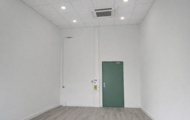 Local commercial AIX-EN-PROVENCE (13100)  30 m2 834 € 