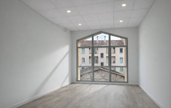 Local commercial AIX-EN-PROVENCE (13100)  30 m2 834 € 