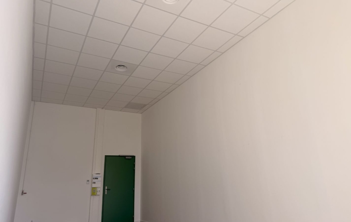 Local commercial AIX-EN-PROVENCE (13100)  30 m2 901 € 