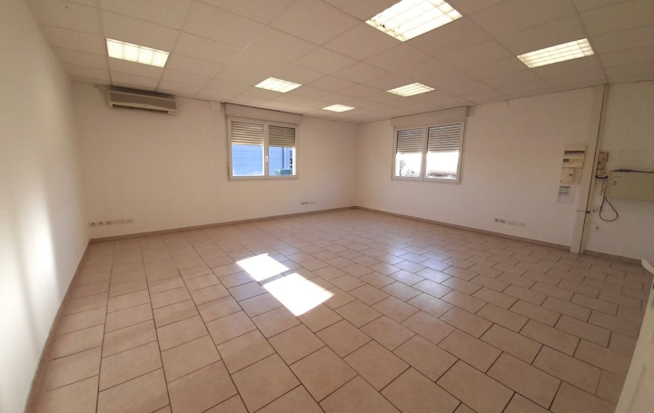 Local commercial GARDANNE (13120)  107 m2 1 050 € 