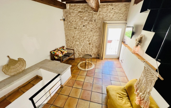 Maison de village EGUILLES (13510)  32 m2 795 € 