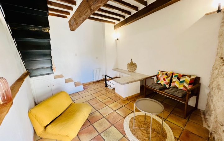 Maison de village EGUILLES (13510)  32 m2 795 € 