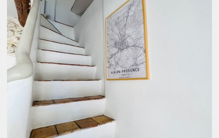 Maison de village EGUILLES (13510)  32 m2 795 € 