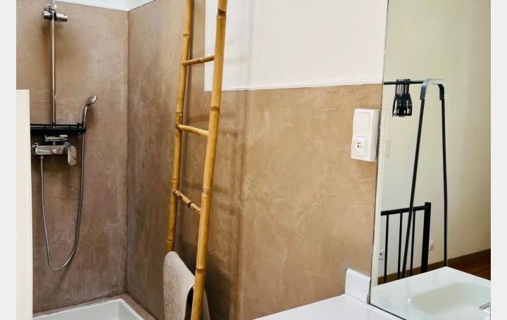 Maison de village EGUILLES (13510)  32 m2 795 € 