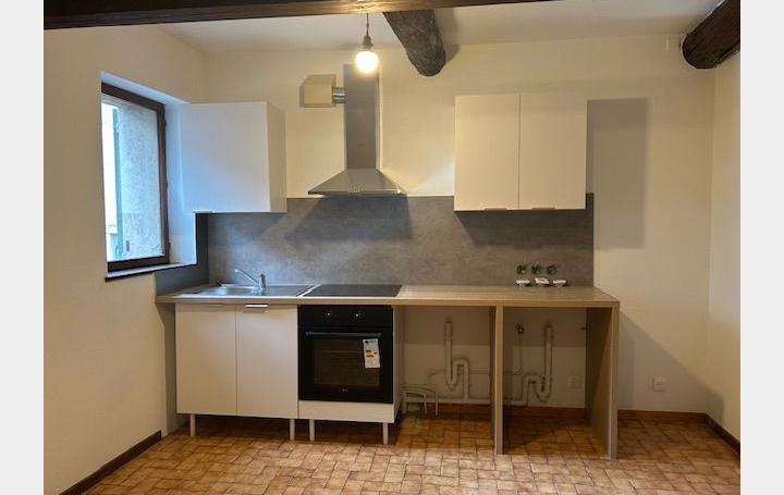 Maison de ville SALON-DE-PROVENCE (13300)  78 m2 970 € 