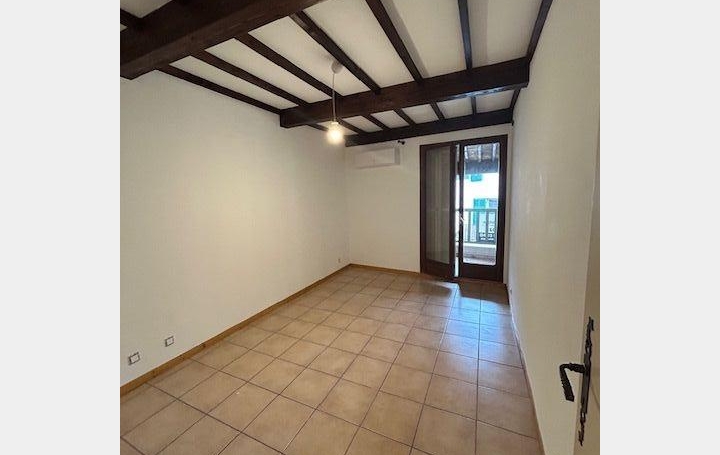 Maison de ville SALON-DE-PROVENCE (13300)  78 m2 970 € 