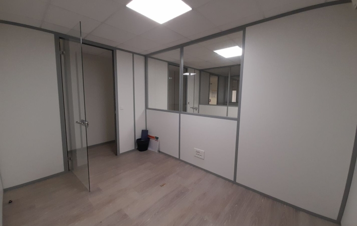 Local commercial GARDANNE (13120)  230 m2 2 600 € 