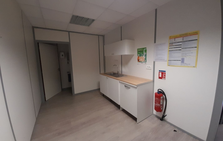 Local commercial GARDANNE (13120)  230 m2 2 600 € 