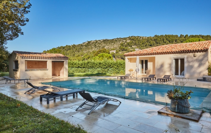 Maison SIMIANE-COLLONGUE (13109)  220 m2 1 480 000 € 