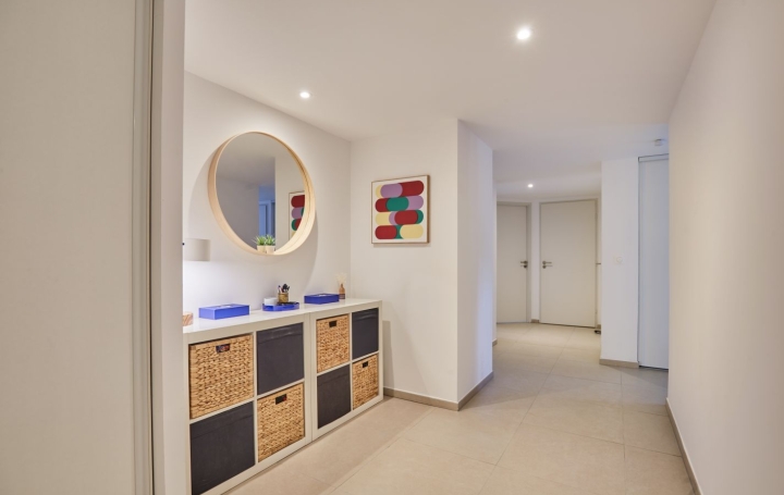 3 Pièces LE THOLONET (13100)  81 m2 480 000 € 