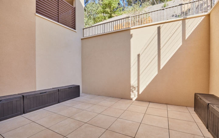 3 Pièces LE THOLONET (13100)  81 m2 480 000 € 