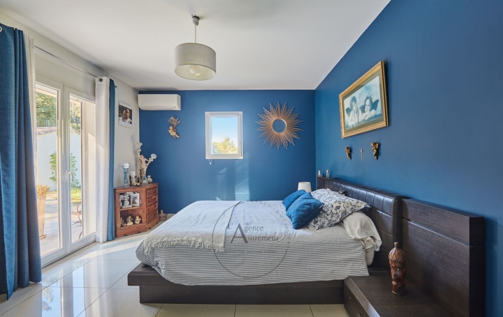 Maison SIMIANE-COLLONGUE (13109)  220 m2 1 360 000 € 