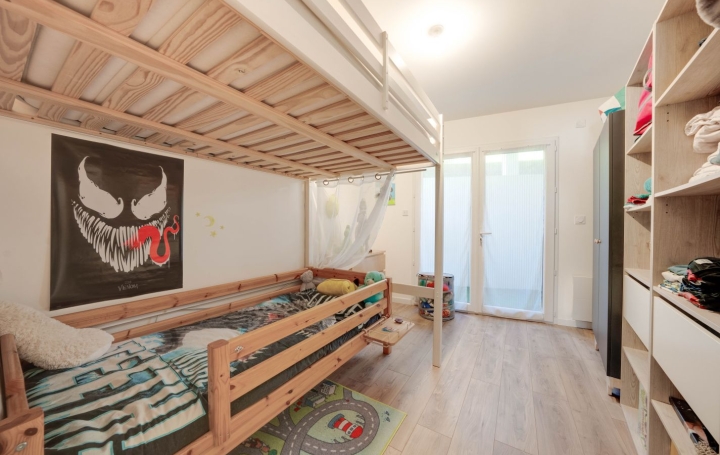 3 Pièces SIMIANE-COLLONGUE (13109)  68 m2 293 000 € 