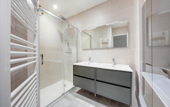 3 Pièces SIMIANE-COLLONGUE (13109)  68 m2 293 000 € 