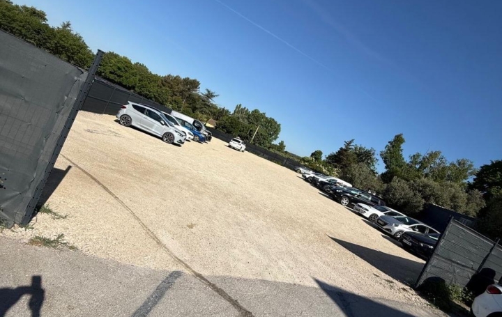 Activité commerciale SIMIANE-COLLONGUE (13109)   295 000 € 