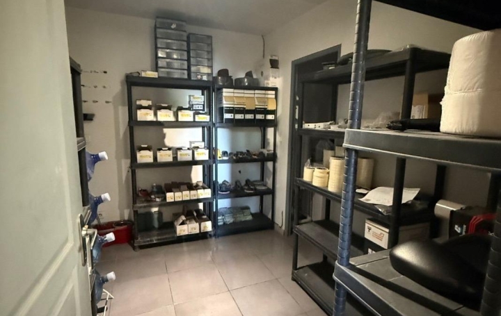 Activité commerciale SIMIANE-COLLONGUE (13109)   295 000 € 