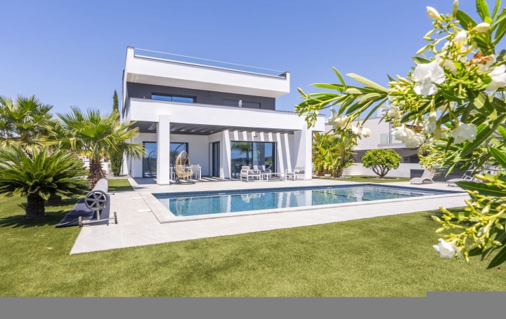 Villa PERA (8365-204)  230 m2 1 498 000 € 