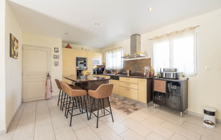 Villa MOUXY (73100)  185 m2 750 000 € 