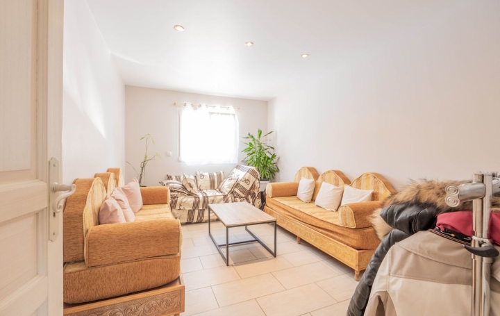 Villa MOUXY (73100)  185 m2 750 000 € 