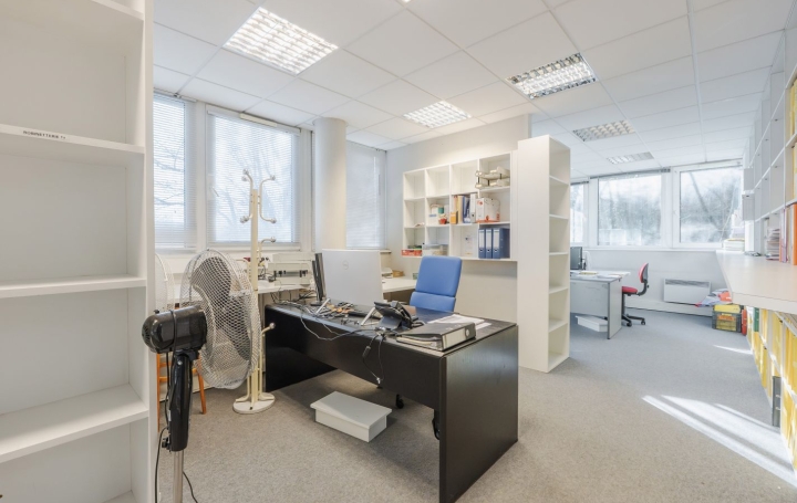 Local d'activité SEYNOD (74600)  158 m2 365 700 € 