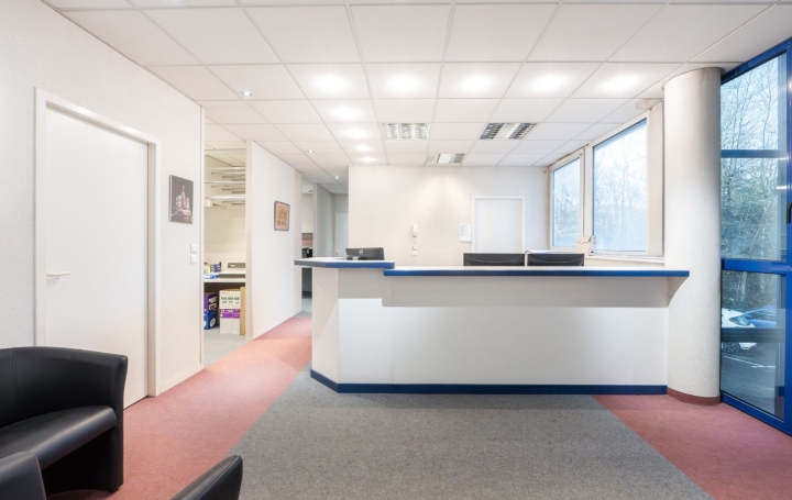 Local d'activité SEYNOD (74600)  158 m2 365 700 € 