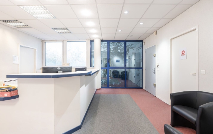 Local d'activité SEYNOD (74600)  158 m2 365 700 € 