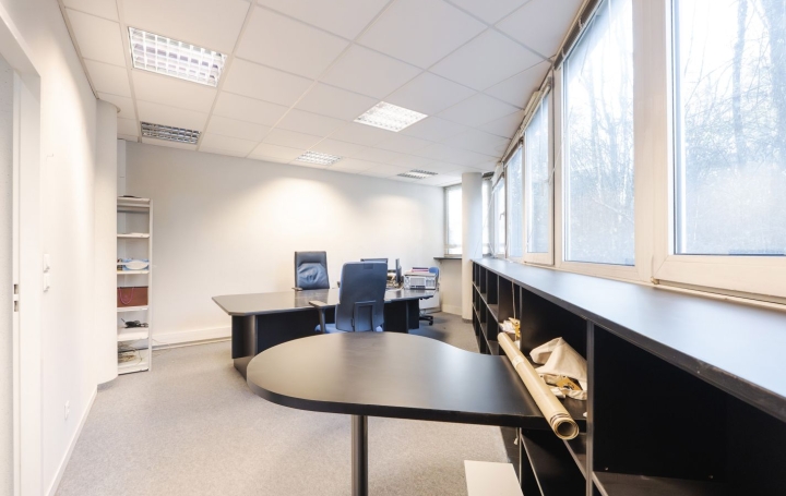 Local d'activité SEYNOD (74600)  158 m2 365 700 € 