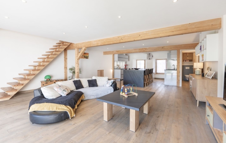 4 Pièces ANNECY (74000)  105 m2 560 000 € 