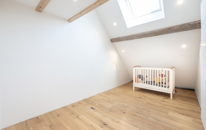 4 Pièces ANNECY (74000)  105 m2 560 000 € 