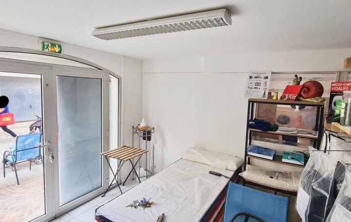 Local commercial LE GRAU-DU-ROI (30240)  55 m2 262 500 € 