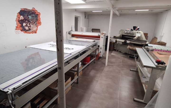 Activité commerciale MARSEILLE (13006)  150 m2 112 000 € 