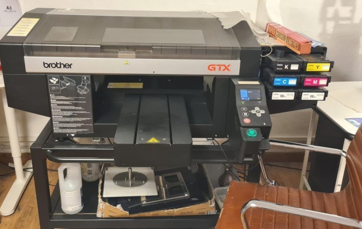 Activité commerciale MARSEILLE (13006)  150 m2 112 000 € 