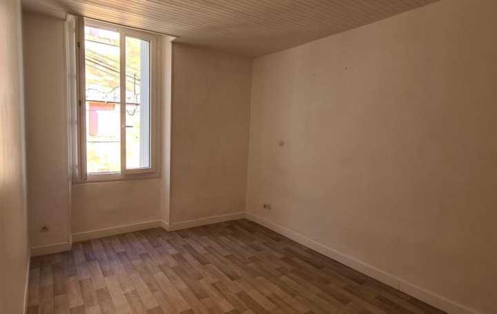 3 Pièces BEDARIEUX (34600)  71 m2 49 000 € 