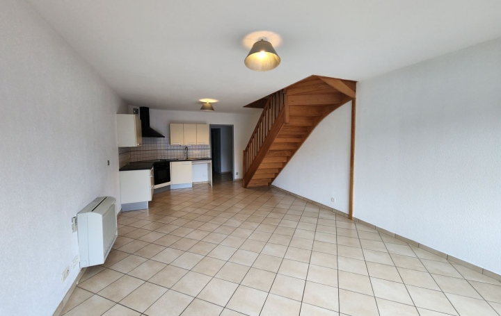 Réseau Immo-diffusion : Appartement P3  VALLEIRY  72 m2 1 005 € 